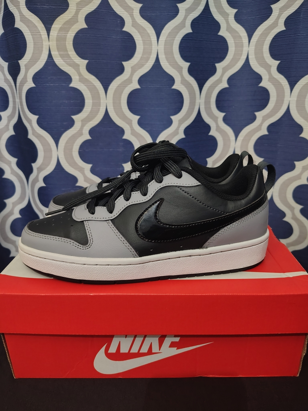 Nike Men’s Low-Top Sneakers — Black & Gray